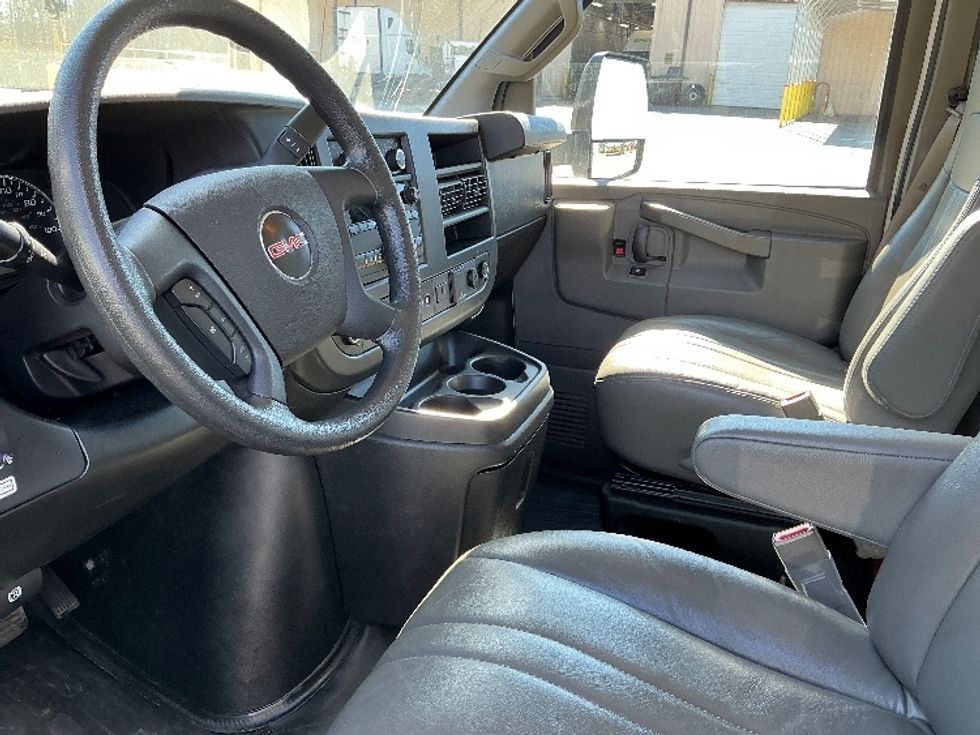 Light Duty Box Truck-Light and Medium Duty Trucks-GMC-2021-Savana G33903-Garden City-GA-110,329\n\t\tmiles-$ 30,000 - Image 17