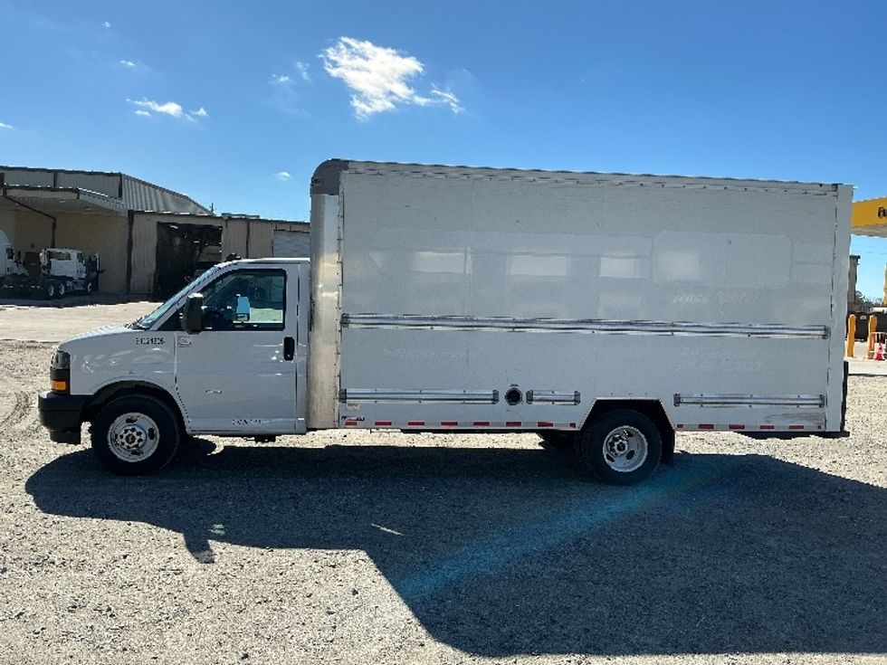 Light Duty Box Truck-Light and Medium Duty Trucks-GMC-2021-Savana G33903-Garden City-GA-110,329\n\t\tmiles-$ 30,000 - Image 4