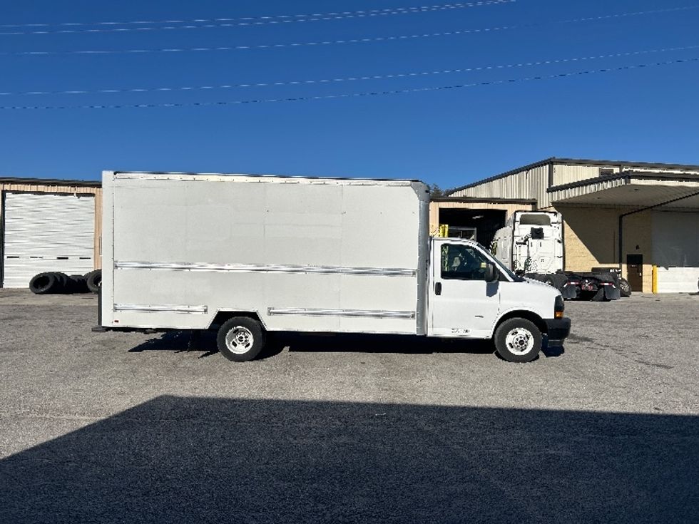 Light Duty Box Truck-Light and Medium Duty Trucks-GMC-2021-Savana G33903-Garden City-GA-115,633\n\t\tmiles-$ 29,500 - Image 14