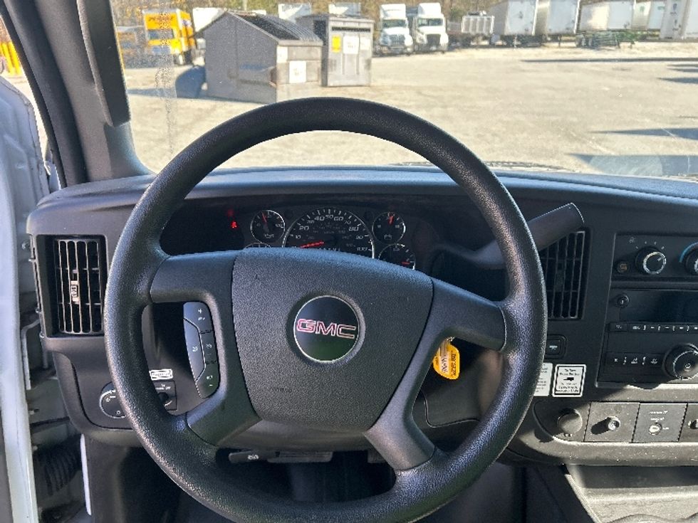 Light Duty Box Truck-Light and Medium Duty Trucks-GMC-2021-Savana G33903-Garden City-GA-115,633\n\t\tmiles-$ 29,500 - Image 17