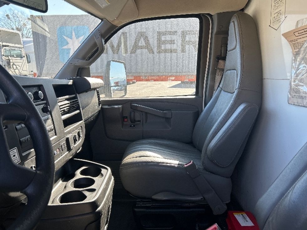 Light Duty Box Truck-Light and Medium Duty Trucks-GMC-2021-Savana G33903-Garden City-GA-115,633\n\t\tmiles-$ 29,500 - Image 18