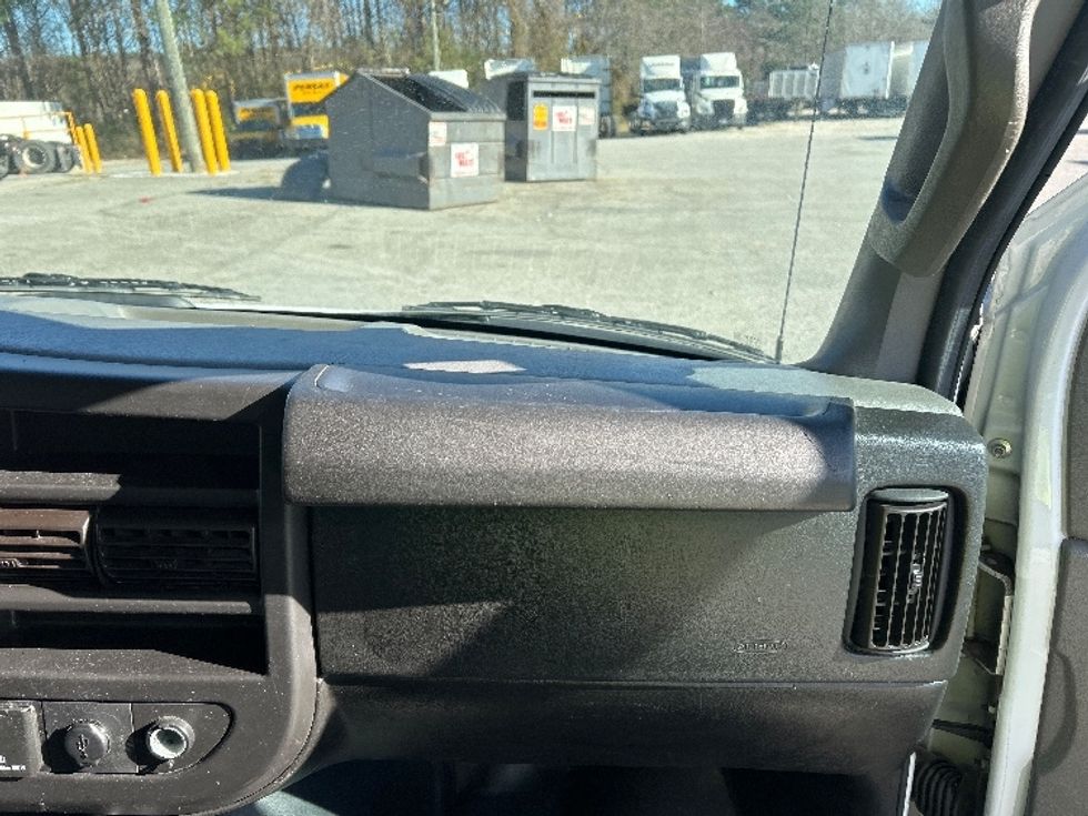 Light Duty Box Truck-Light and Medium Duty Trucks-GMC-2021-Savana G33903-Garden City-GA-115,633\n\t\tmiles-$ 29,500 - Image 20