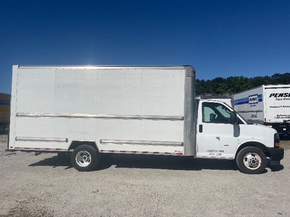 Light Duty Box Truck-Light and Medium Duty Trucks-GMC-2021-Savana G33903-Garden City-GA-68,051\n\t\tmiles-$ 33,500 - Image 14