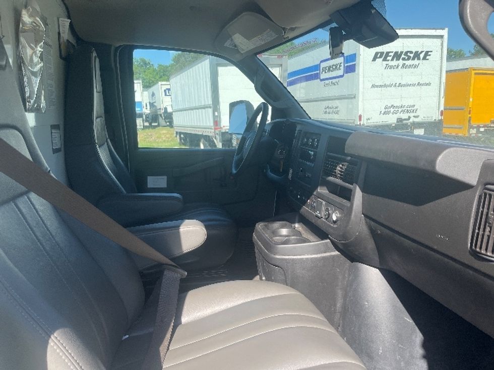 Light Duty Box Truck-Light and Medium Duty Trucks-GMC-2021-Savana G33903-Garden City-GA-68,051\n\t\tmiles-$ 33,500 - Image 21