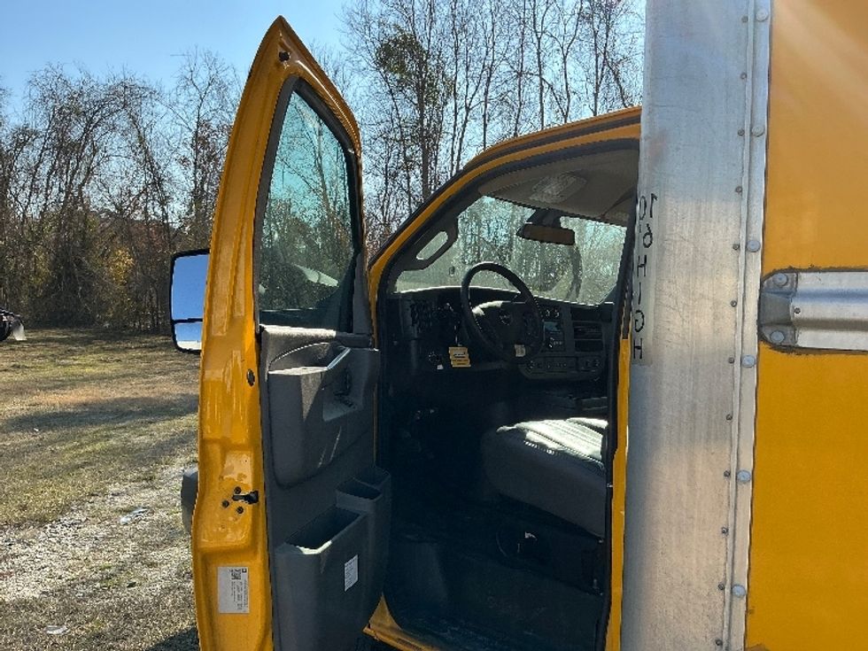 Light Duty Box Truck-Light and Medium Duty Trucks-GMC-2021-Savana G33903-Garden City-GA-87,360\n\t\tmiles-$ 29,750 - Image 16