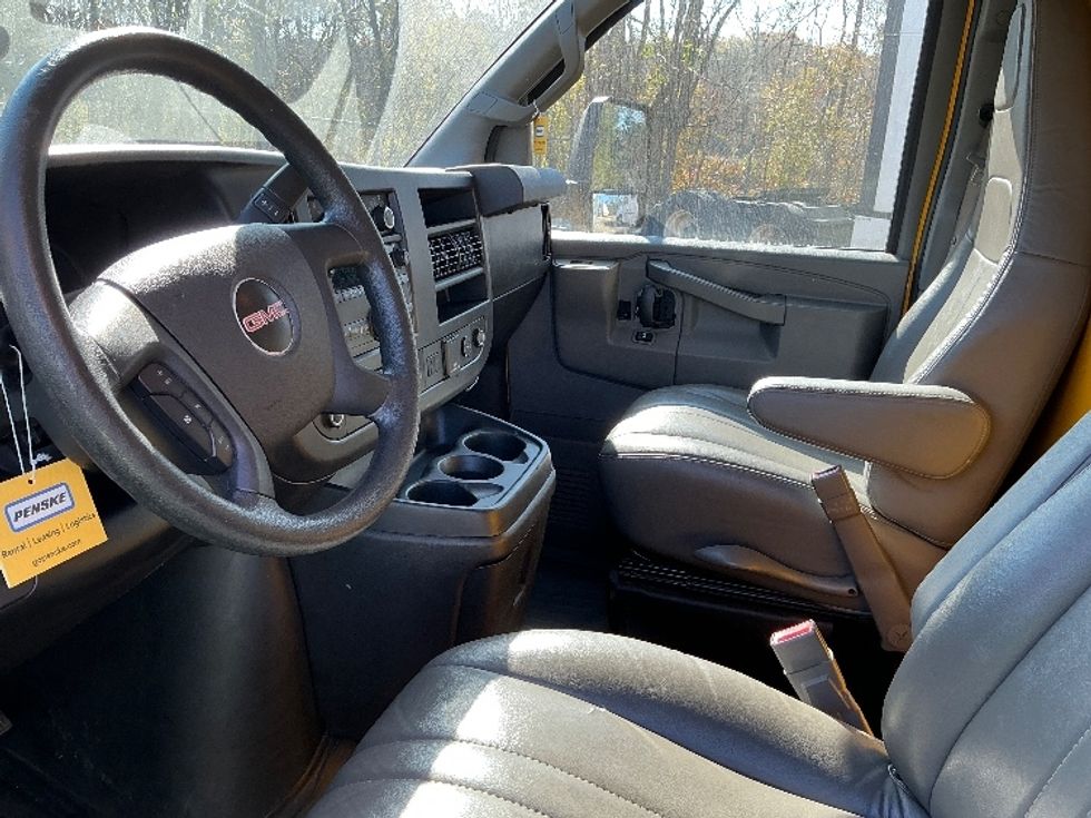 Light Duty Box Truck-Light and Medium Duty Trucks-GMC-2021-Savana G33903-Garden City-GA-87,360\n\t\tmiles-$ 29,750 - Image 17