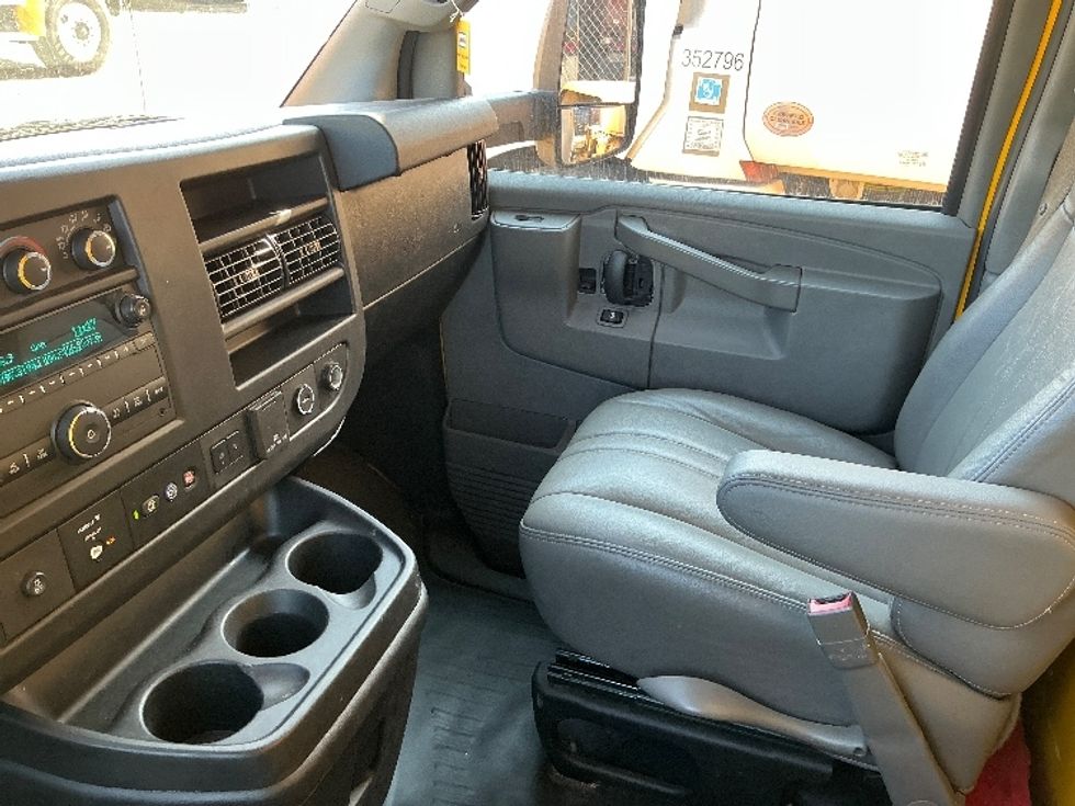 Light Duty Box Truck-Light and Medium Duty Trucks-GMC-2021-Savana G33903-Garden City-GA-87,360\n\t\tmiles-$ 29,750 - Image 19