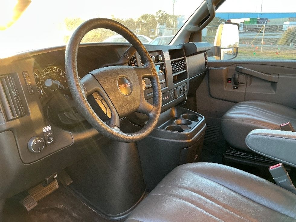 Light Duty Box Truck-Light and Medium Duty Trucks-GMC-2021-Savana G33903-Garden City-GA-91,407\n\t\tmiles-$ 29,250 - Image 16