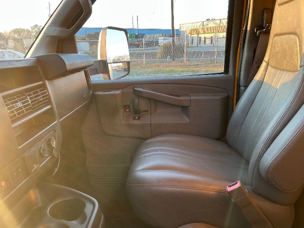 Light Duty Box Truck-Light and Medium Duty Trucks-GMC-2021-Savana G33903-Garden City-GA-91,407\n\t\tmiles-$ 29,250 - Image 18