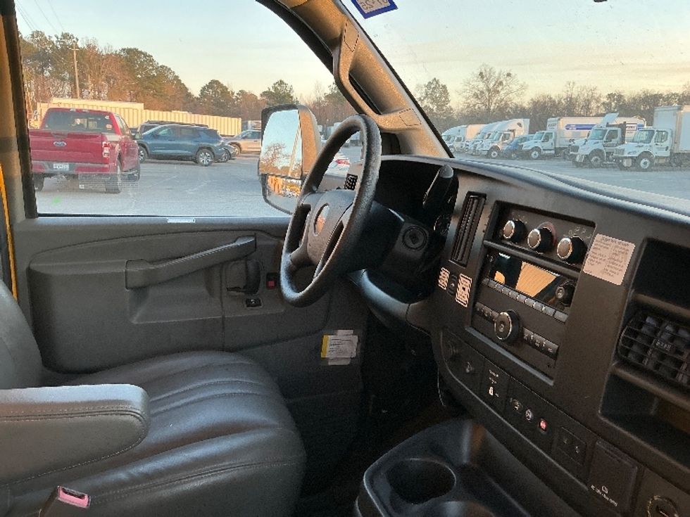 Light Duty Box Truck-Light and Medium Duty Trucks-GMC-2021-Savana G33903-Garden City-GA-91,407\n\t\tmiles-$ 29,250 - Image 21