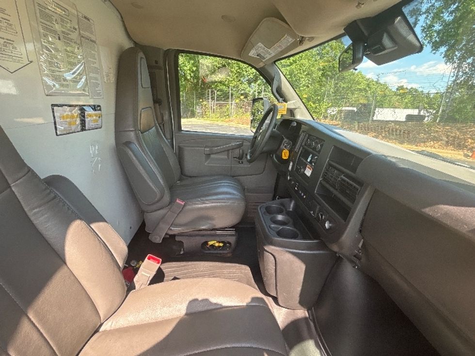 Light Duty Box Truck-Light and Medium Duty Trucks-GMC-2021-Savana G33903-Garland-TX-104,159\n\t\tmiles-$ 27,000 - Image 22