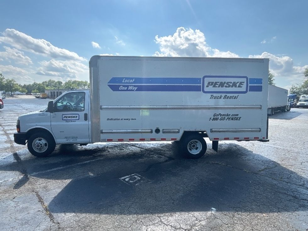 Light Duty Box Truck-Light and Medium Duty Trucks-GMC-2021-Savana G33903-Garland-TX-104,159\n\t\tmiles-$ 27,000 - Image 4