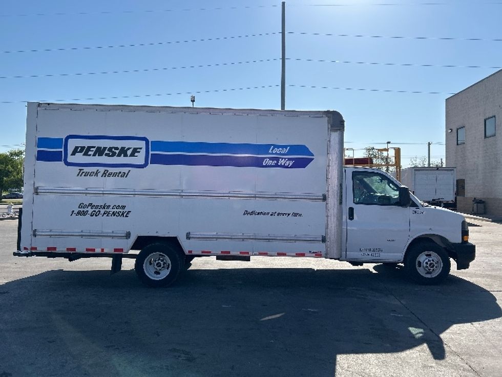 Light Duty Box Truck-Light and Medium Duty Trucks-GMC-2021-Savana G33903-Garland-TX-105,839\n\t\tmiles-$ 29,000 - Image 15