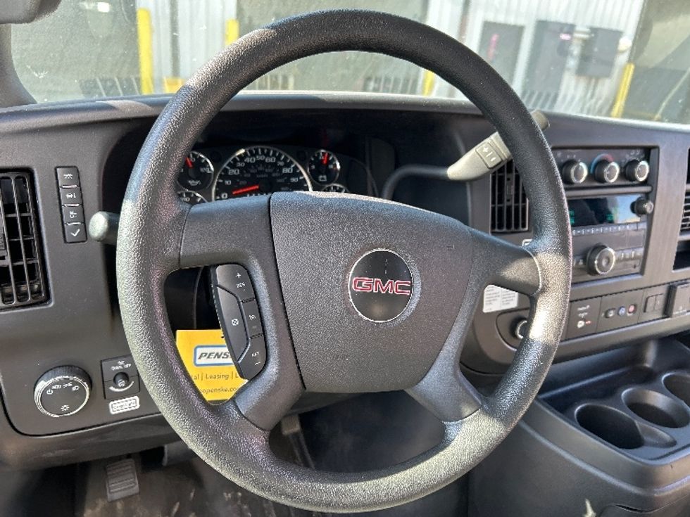 Light Duty Box Truck-Light and Medium Duty Trucks-GMC-2021-Savana G33903-Garland-TX-105,839\n\t\tmiles-$ 29,000 - Image 17