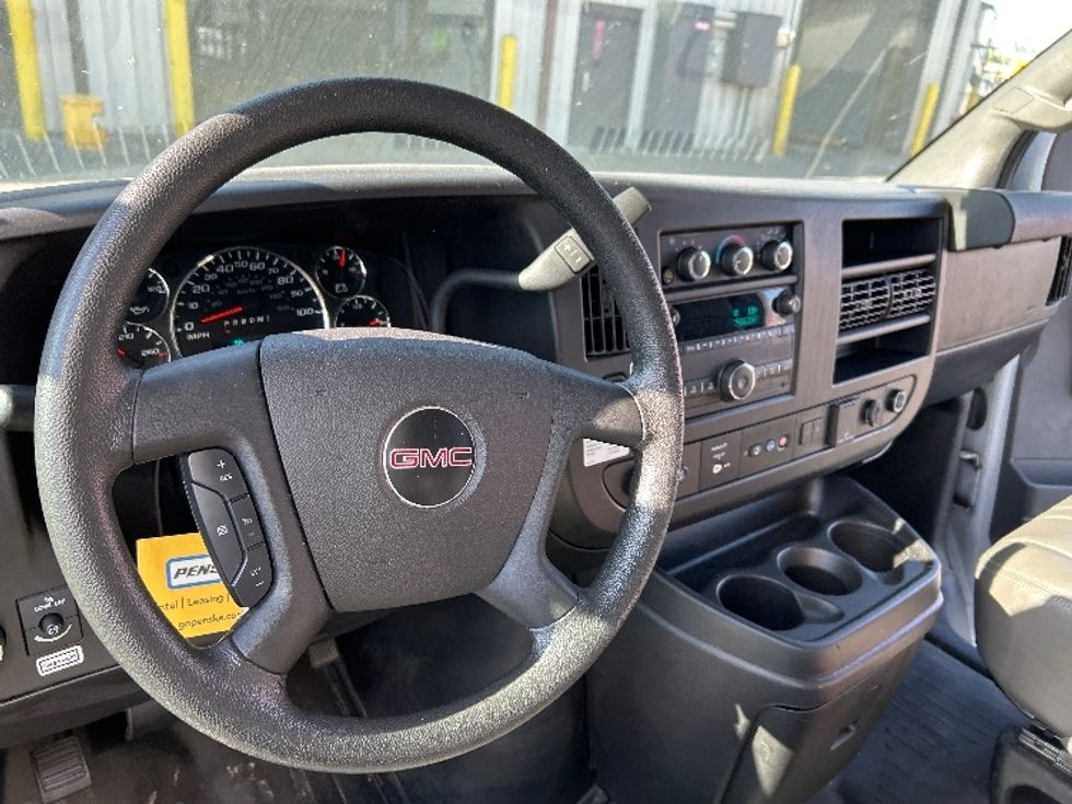 Light Duty Box Truck-Light and Medium Duty Trucks-GMC-2021-Savana G33903-Garland-TX-105,839\n\t\tmiles-$ 29,000 - Image 18