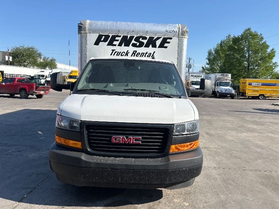 Light Duty Box Truck-Light and Medium Duty Trucks-GMC-2021-Savana G33903-Garland-TX-105,839\n\t\tmiles-$ 29,000 - Image 2