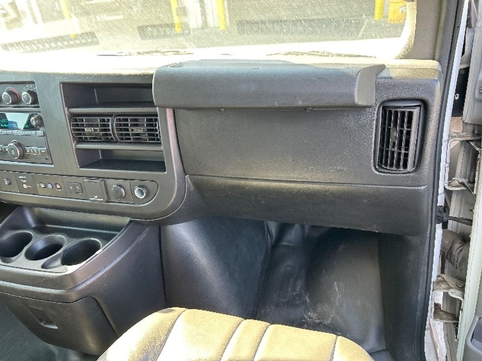 Light Duty Box Truck-Light and Medium Duty Trucks-GMC-2021-Savana G33903-Garland-TX-105,839\n\t\tmiles-$ 29,000 - Image 21