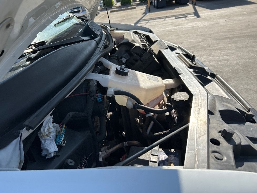 Light Duty Box Truck-Light and Medium Duty Trucks-GMC-2021-Savana G33903-Garland-TX-105,839\n\t\tmiles-$ 29,000 - Image 23