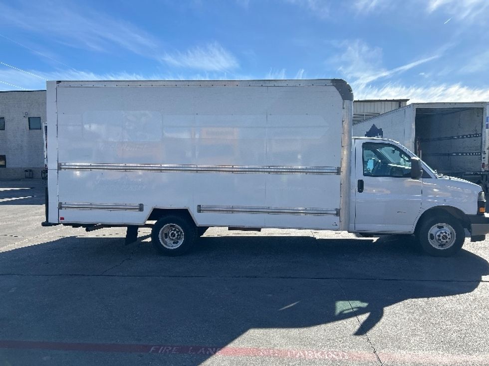 Light Duty Box Truck-Light and Medium Duty Trucks-GMC-2021-Savana G33903-Garland-TX-108,329\n\t\tmiles-$ 29,000 - Image 15