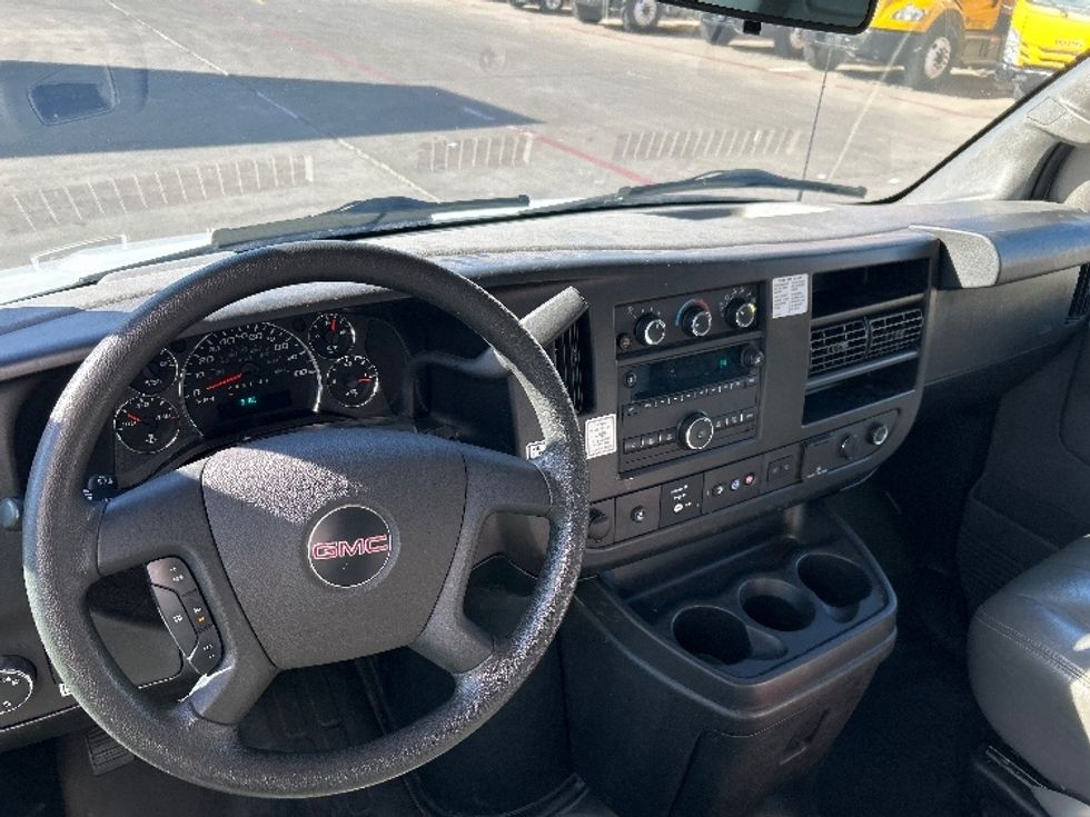 Light Duty Box Truck-Light and Medium Duty Trucks-GMC-2021-Savana G33903-Garland-TX-108,329\n\t\tmiles-$ 29,000 - Image 17