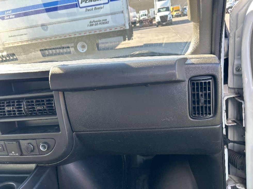 Light Duty Box Truck-Light and Medium Duty Trucks-GMC-2021-Savana G33903-Garland-TX-108,329\n\t\tmiles-$ 29,000 - Image 21