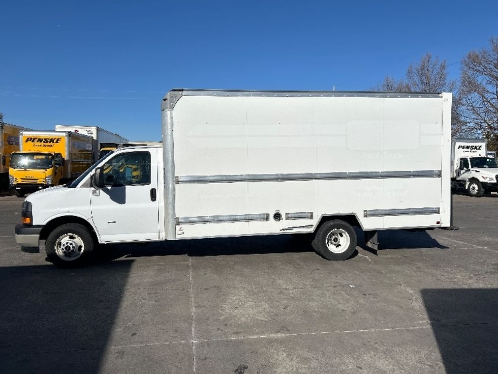Light Duty Box Truck-Light and Medium Duty Trucks-GMC-2021-Savana G33903-Garland-TX-108,329\n\t\tmiles-$ 29,000 - Image 4