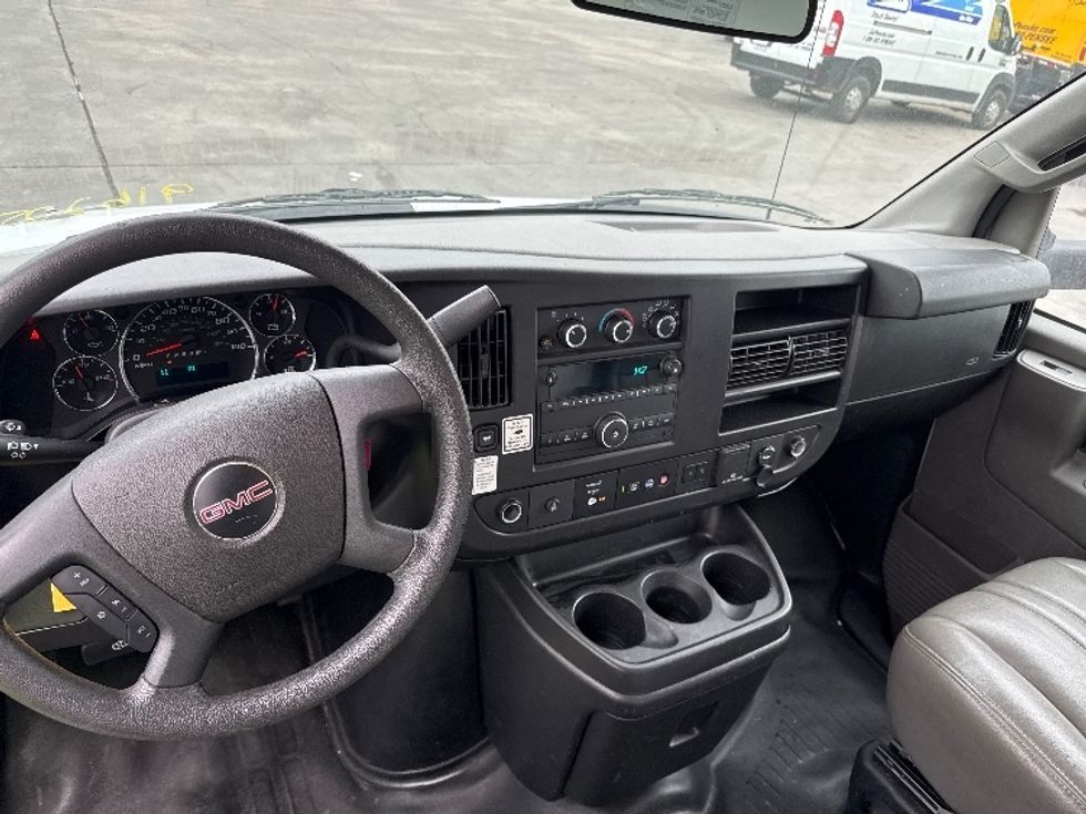 Light Duty Box Truck-Light and Medium Duty Trucks-GMC-2021-Savana G33903-Garland-TX-114,259\n\t\tmiles-$ 28,250 - Image 18