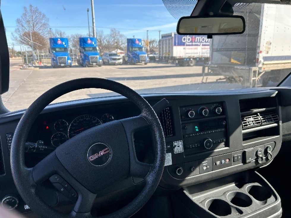Light Duty Box Truck-Light and Medium Duty Trucks-GMC-2021-Savana G33903-Garland-TX-116,093\n\t\tmiles-$ 28,000 - Image 17