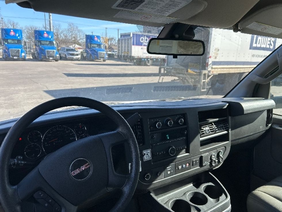 Light Duty Box Truck-Light and Medium Duty Trucks-GMC-2021-Savana G33903-Garland-TX-116,093\n\t\tmiles-$ 28,000 - Image 18