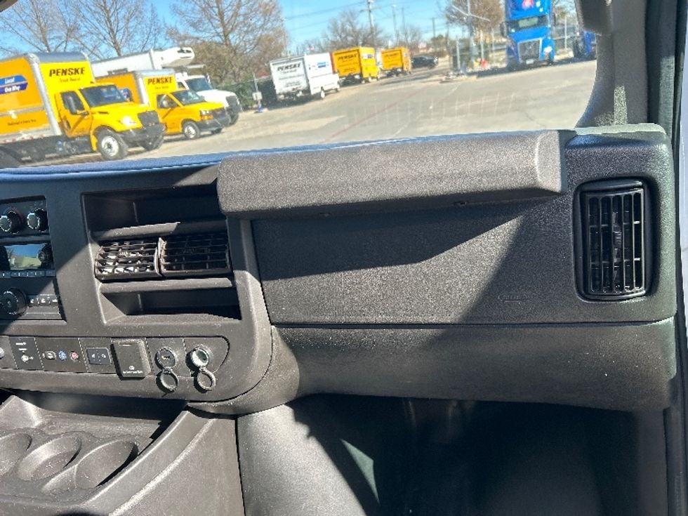 Light Duty Box Truck-Light and Medium Duty Trucks-GMC-2021-Savana G33903-Garland-TX-116,093\n\t\tmiles-$ 28,000 - Image 21