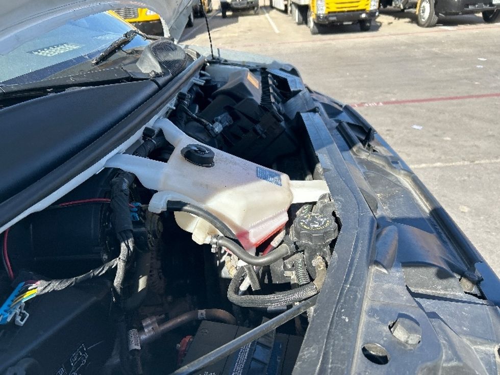 Light Duty Box Truck-Light and Medium Duty Trucks-GMC-2021-Savana G33903-Garland-TX-116,093\n\t\tmiles-$ 28,000 - Image 23