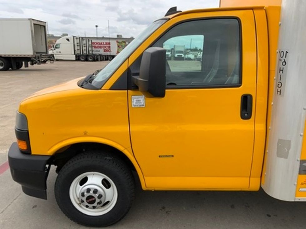 Light Duty Box Truck-Light and Medium Duty Trucks-GMC-2021-Savana G33903-Garland-TX-120,836\n\t\tmiles-$ 24,000 - Image 15