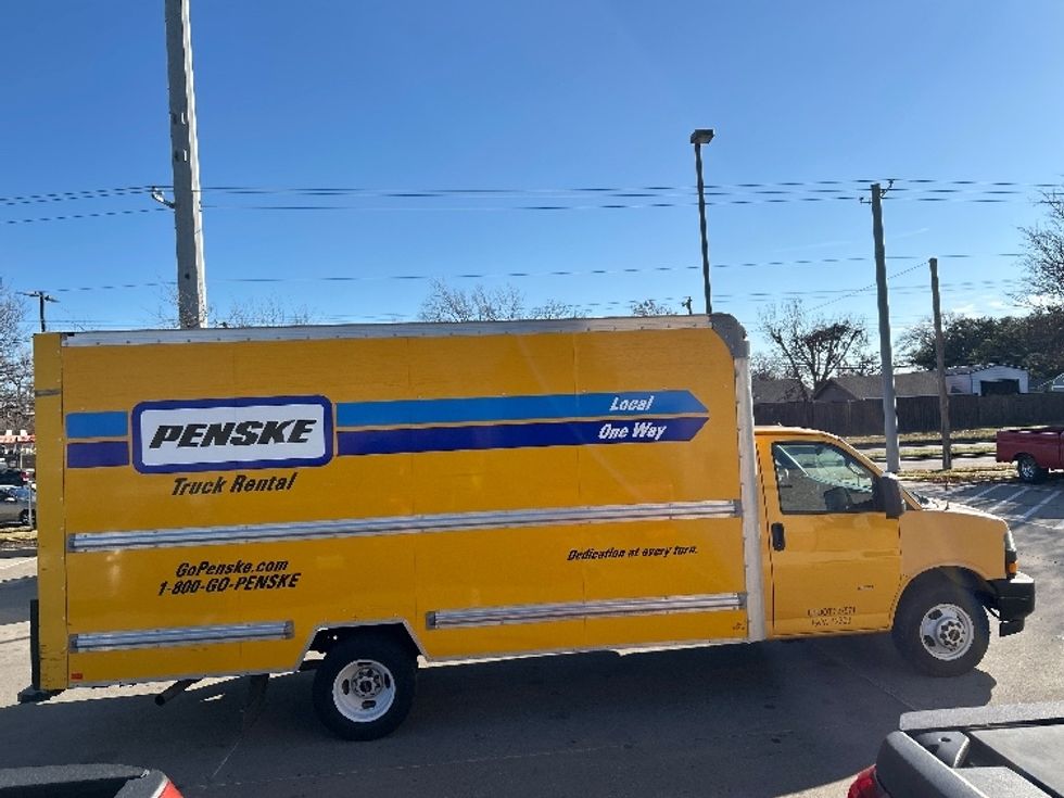 Light Duty Box Truck-Light and Medium Duty Trucks-GMC-2021-Savana G33903-Garland-TX-120,836\n\t\tmiles-$ 24,500 - Image 15