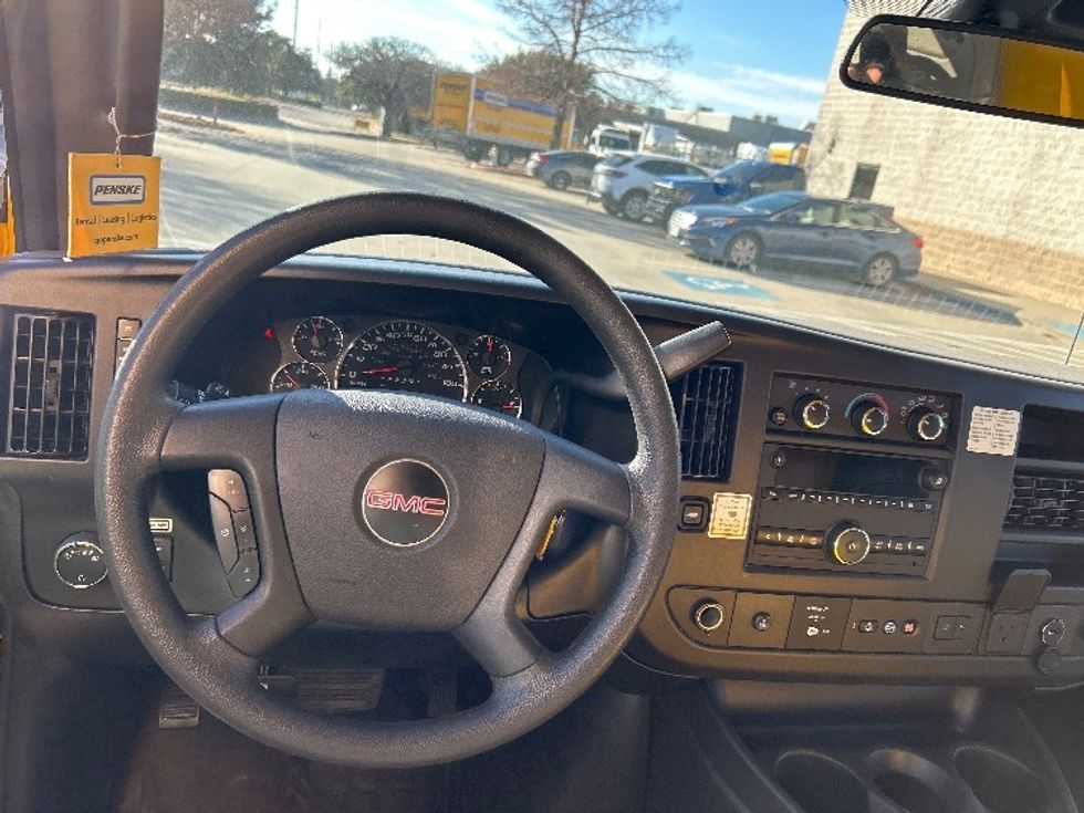 Light Duty Box Truck-Light and Medium Duty Trucks-GMC-2021-Savana G33903-Garland-TX-120,836\n\t\tmiles-$ 24,500 - Image 17