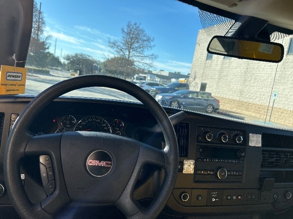 Light Duty Box Truck-Light and Medium Duty Trucks-GMC-2021-Savana G33903-Garland-TX-120,836\n\t\tmiles-$ 24,500 - Image 18