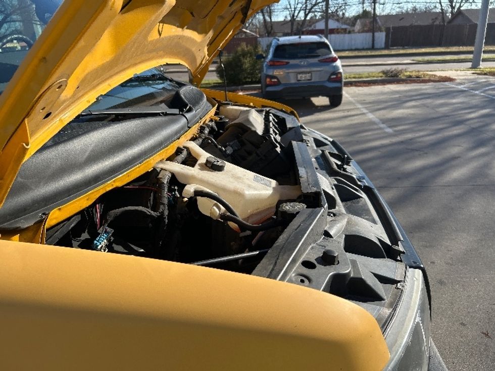 Light Duty Box Truck-Light and Medium Duty Trucks-GMC-2021-Savana G33903-Garland-TX-120,836\n\t\tmiles-$ 24,500 - Image 23