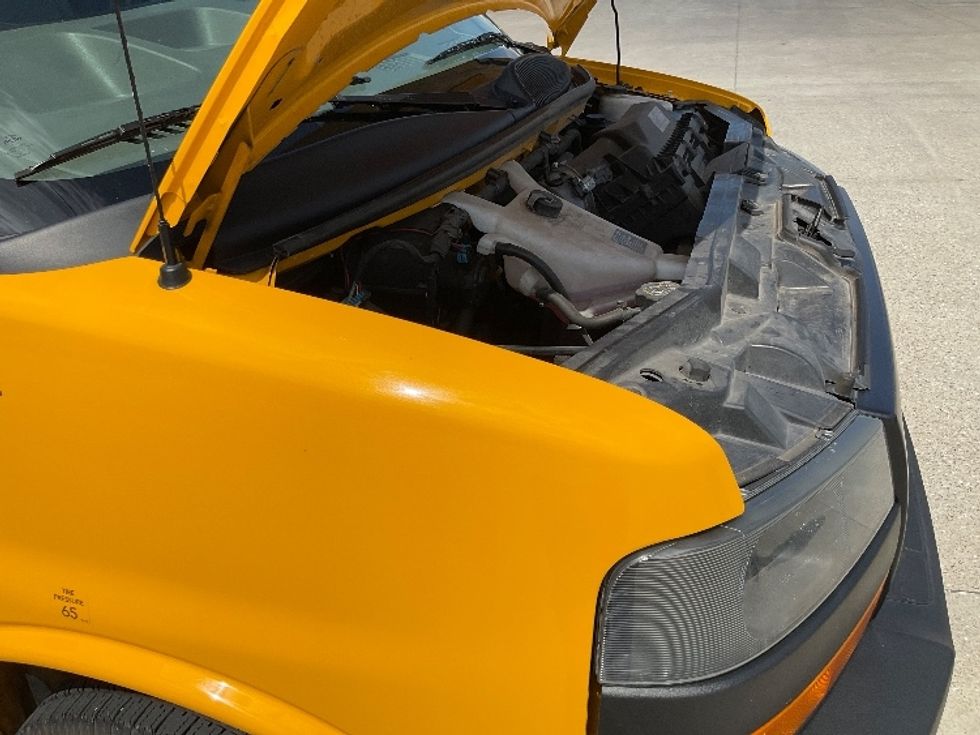 Light Duty Box Truck-Light and Medium Duty Trucks-GMC-2021-Savana G33903-Garland-TX-87,597\n\t\tmiles-$ 27,750 - Image 23