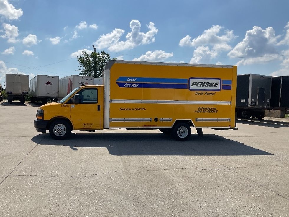 Light Duty Box Truck-Light and Medium Duty Trucks-GMC-2021-Savana G33903-Garland-TX-87,597\n\t\tmiles-$ 27,750 - Image 4