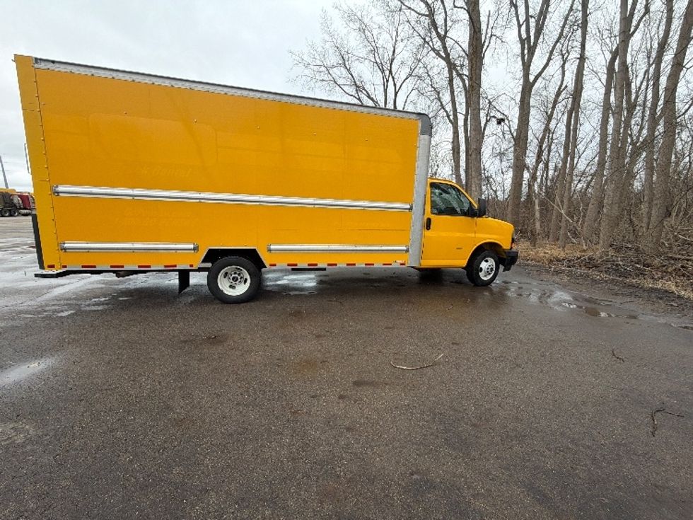 Light Duty Box Truck-Light and Medium Duty Trucks-GMC-2021-Savana G33903-Gaylord-MI-109,899\n\t\tmiles-$ 25,000 - Image 15