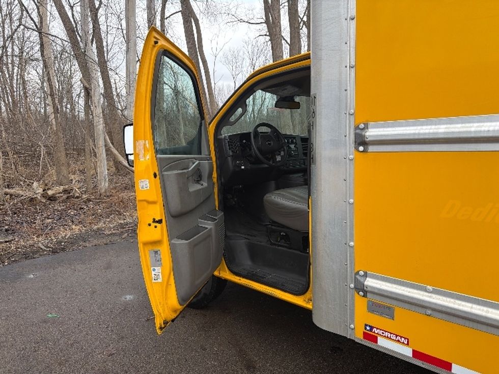 Light Duty Box Truck-Light and Medium Duty Trucks-GMC-2021-Savana G33903-Gaylord-MI-109,899\n\t\tmiles-$ 25,000 - Image 16