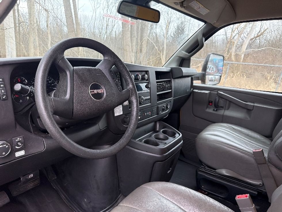 Light Duty Box Truck-Light and Medium Duty Trucks-GMC-2021-Savana G33903-Gaylord-MI-109,899\n\t\tmiles-$ 25,000 - Image 17