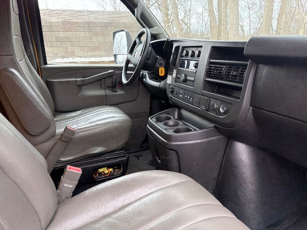 Light Duty Box Truck-Light and Medium Duty Trucks-GMC-2021-Savana G33903-Gaylord-MI-109,899\n\t\tmiles-$ 25,000 - Image 22