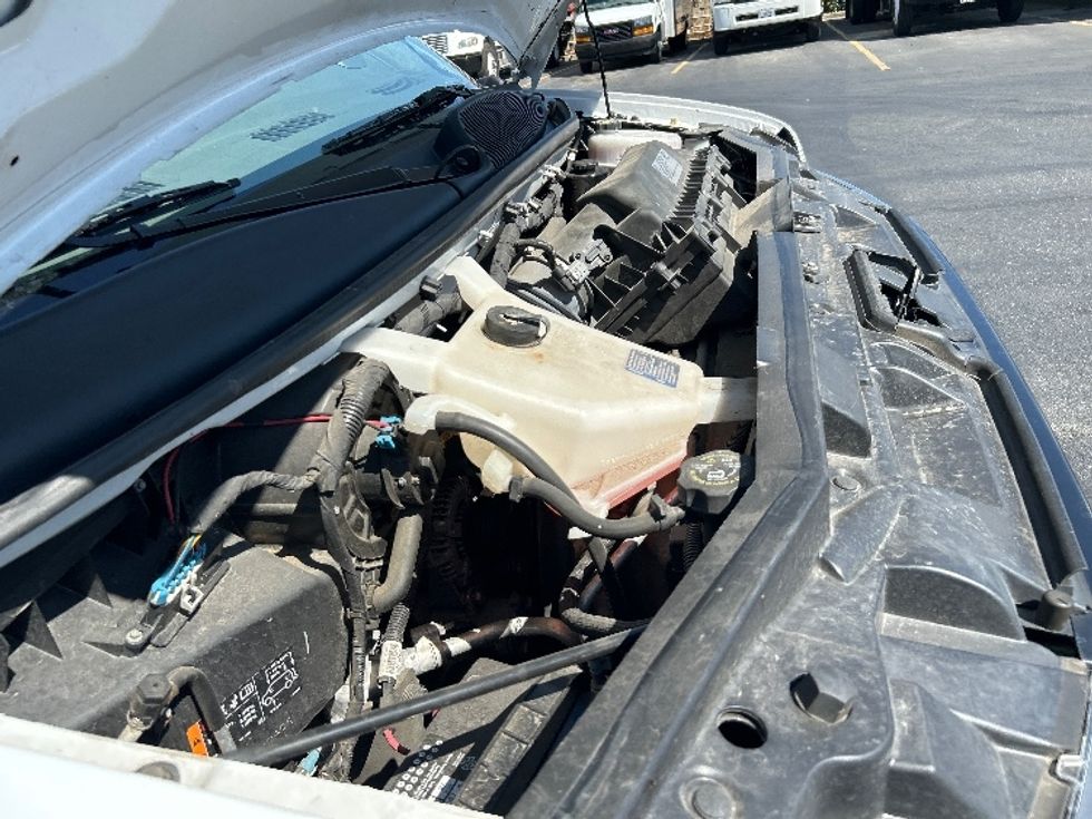 Light Duty Box Truck-Light and Medium Duty Trucks-GMC-2021-Savana G33903-Gilroy-CA-86,047\n\t\tmiles-$ 33,500 - Image 23