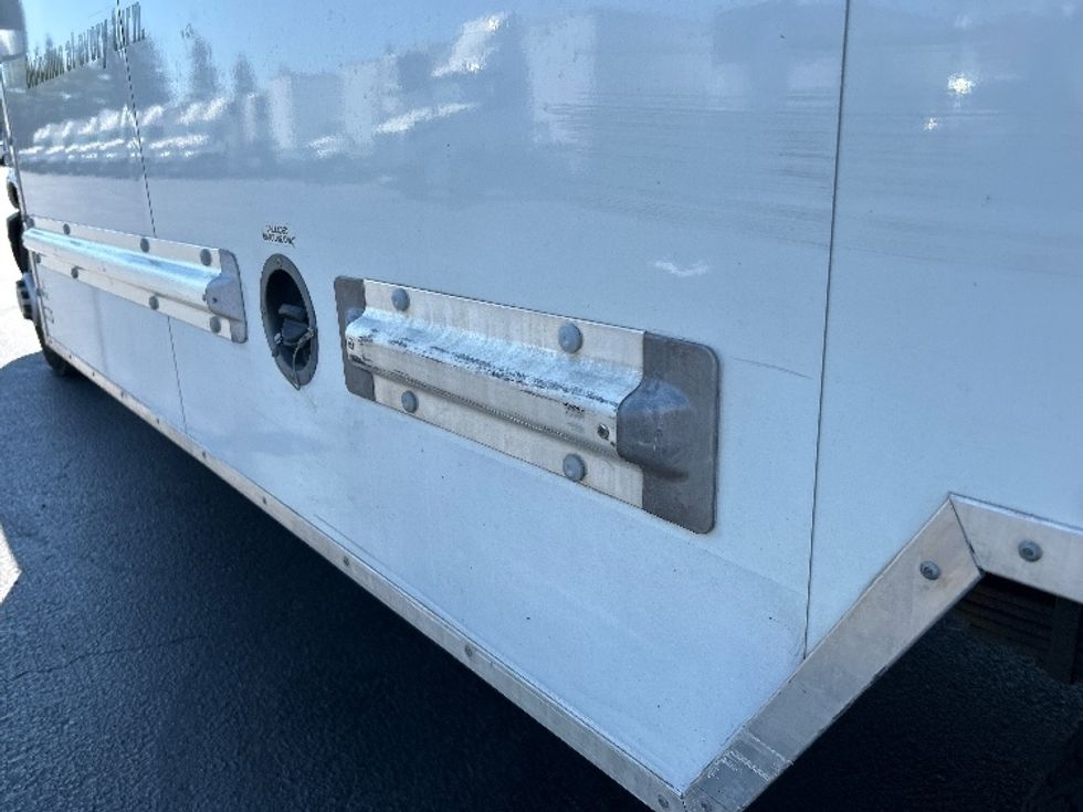 Light Duty Box Truck-Light and Medium Duty Trucks-GMC-2021-Savana G33903-Gilroy-CA-86,047\n\t\tmiles-$ 33,500 - Image 27