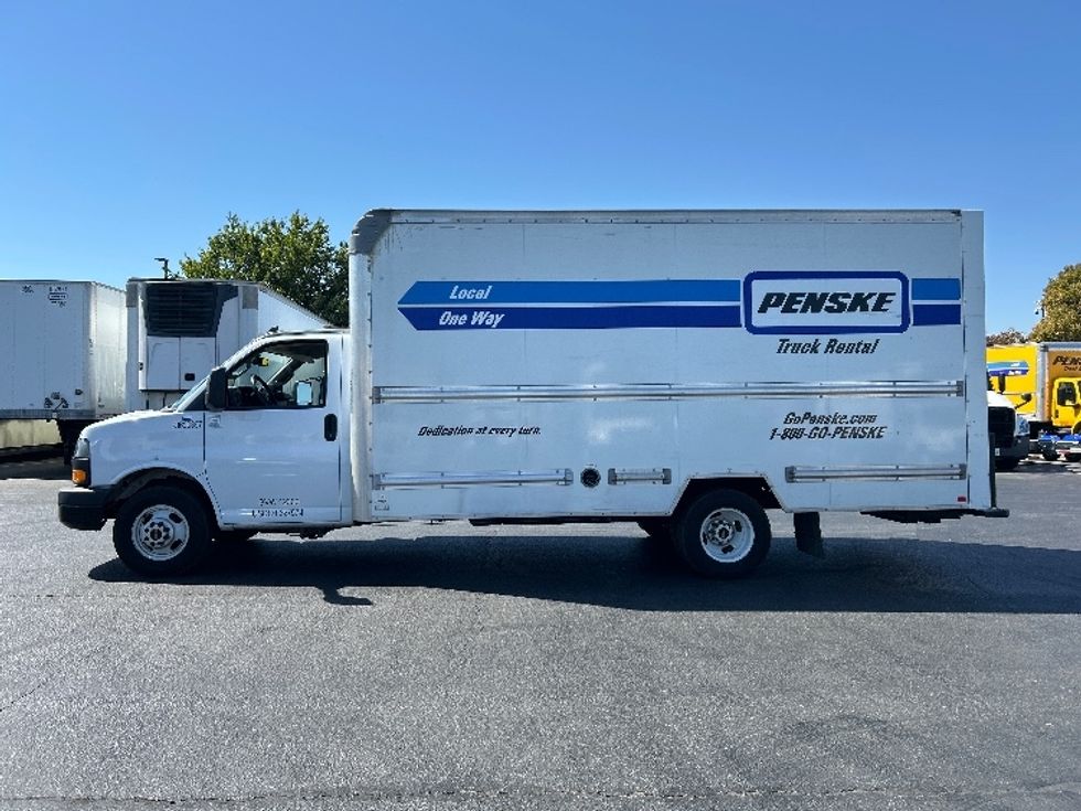 Light Duty Box Truck-Light and Medium Duty Trucks-GMC-2021-Savana G33903-Gilroy-CA-86,047\n\t\tmiles-$ 33,500 - Image 4