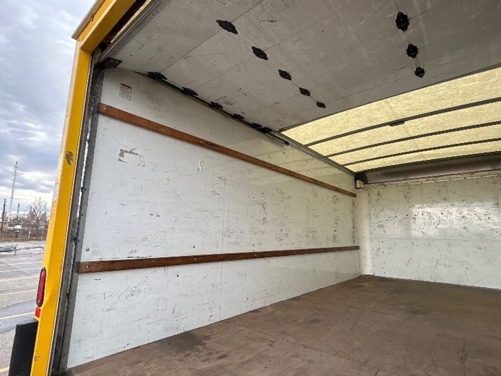 Light Duty Box Truck-Light and Medium Duty Trucks-GMC-2021-Savana G33903-Goodyear-AZ-84,981\n\t\tmiles-$ 30,500 - Image 10