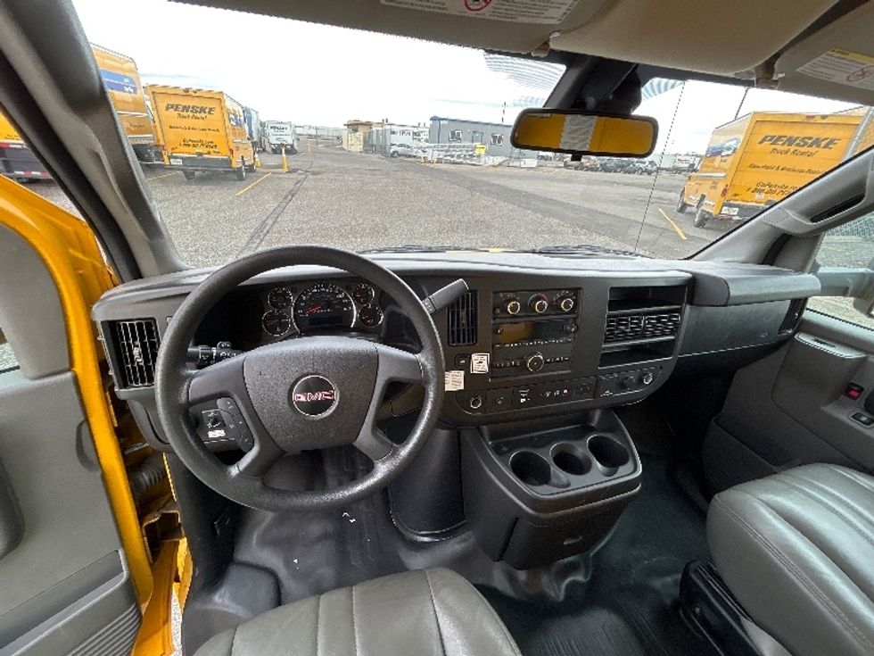 Light Duty Box Truck-Light and Medium Duty Trucks-GMC-2021-Savana G33903-Goodyear-AZ-84,981\n\t\tmiles-$ 30,500 - Image 17