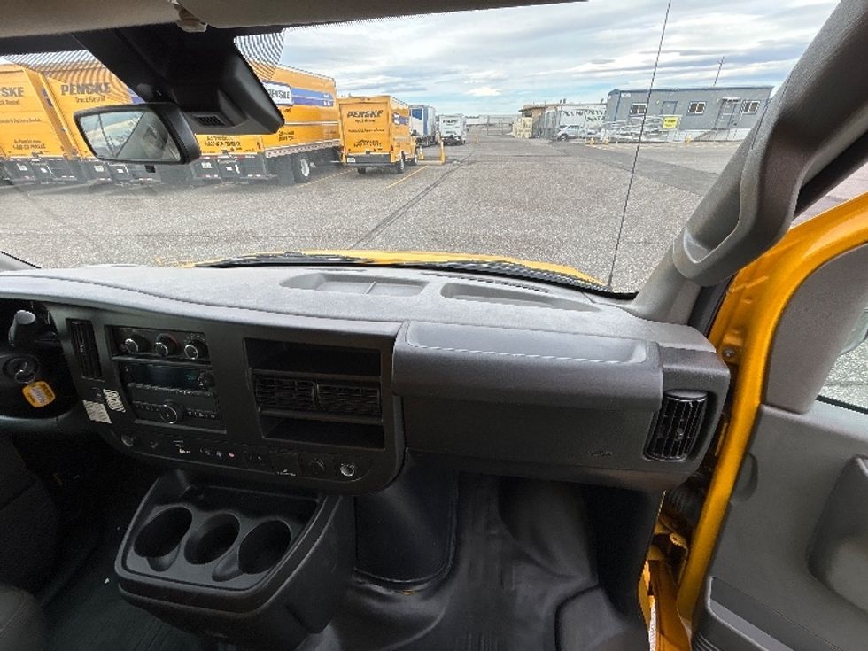 Light Duty Box Truck-Light and Medium Duty Trucks-GMC-2021-Savana G33903-Goodyear-AZ-84,981\n\t\tmiles-$ 30,500 - Image 20