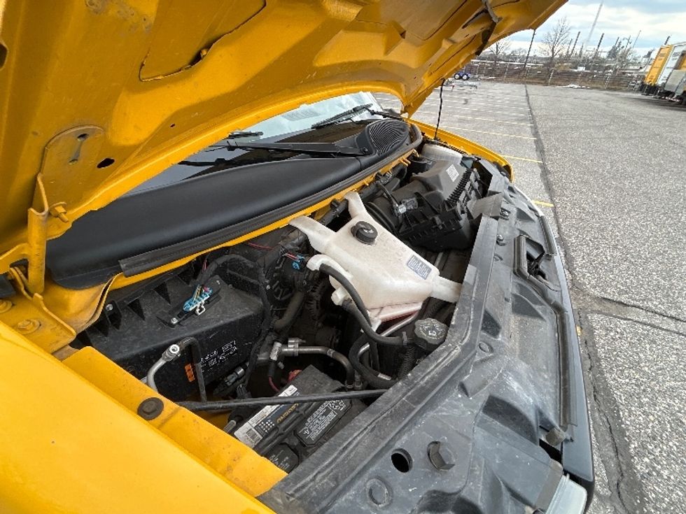 Light Duty Box Truck-Light and Medium Duty Trucks-GMC-2021-Savana G33903-Goodyear-AZ-84,981\n\t\tmiles-$ 30,500 - Image 22