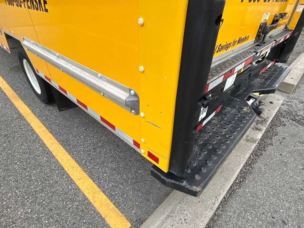 Light Duty Box Truck-Light and Medium Duty Trucks-GMC-2021-Savana G33903-Goodyear-AZ-84,981\n\t\tmiles-$ 30,500 - Image 24